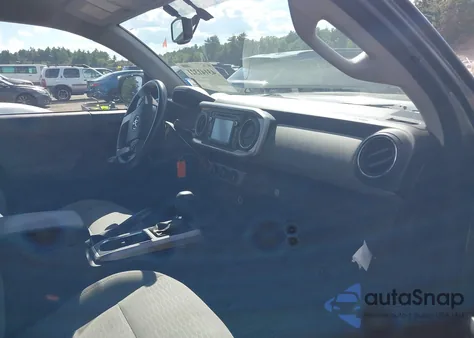 2017 Toyota Tacoma Sr5 V6 z USA, uszkodzony, nr VIN 3TMCZ5AN0HM102398